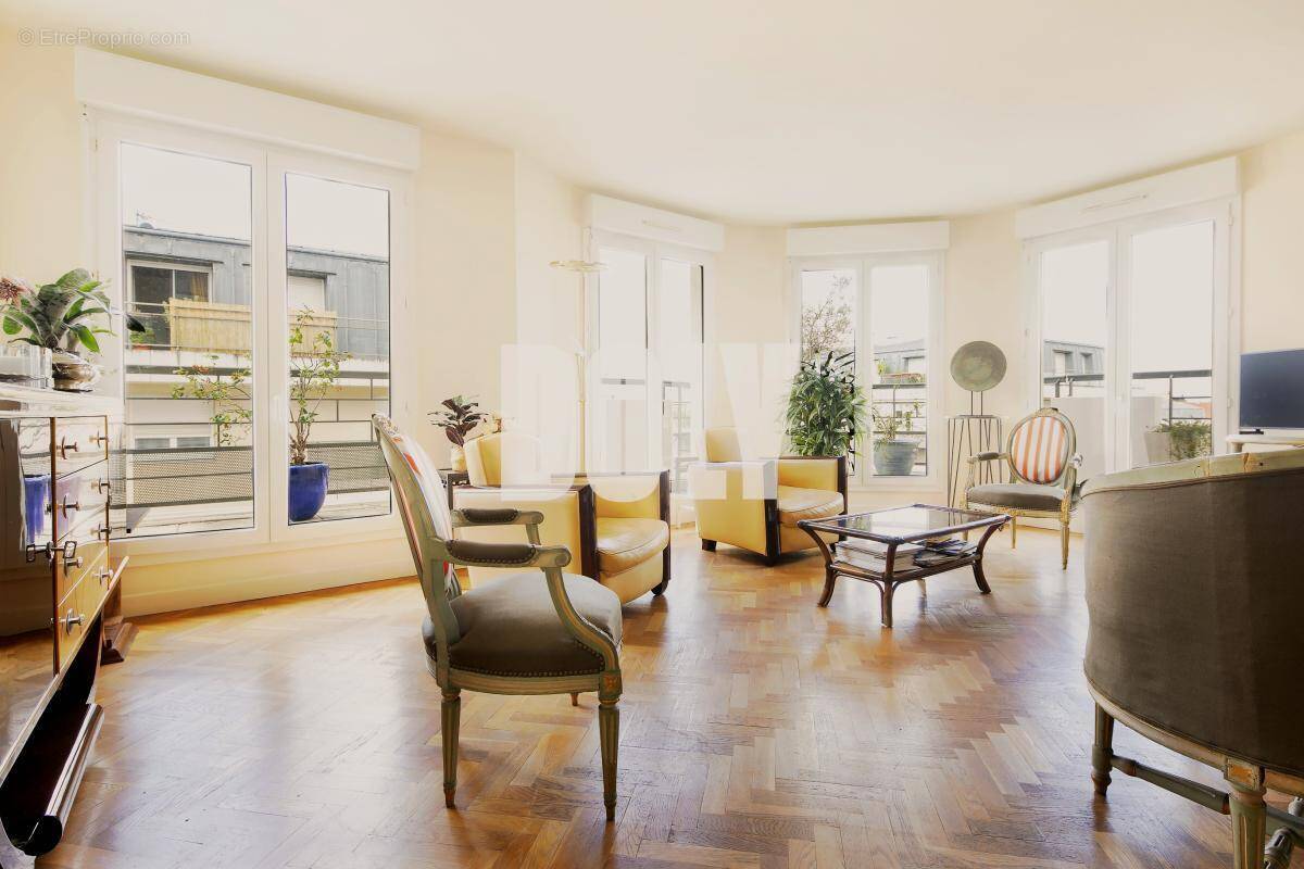 Appartement à MONTROUGE