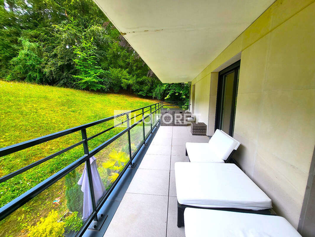 Appartement à VILLE-D'AVRAY