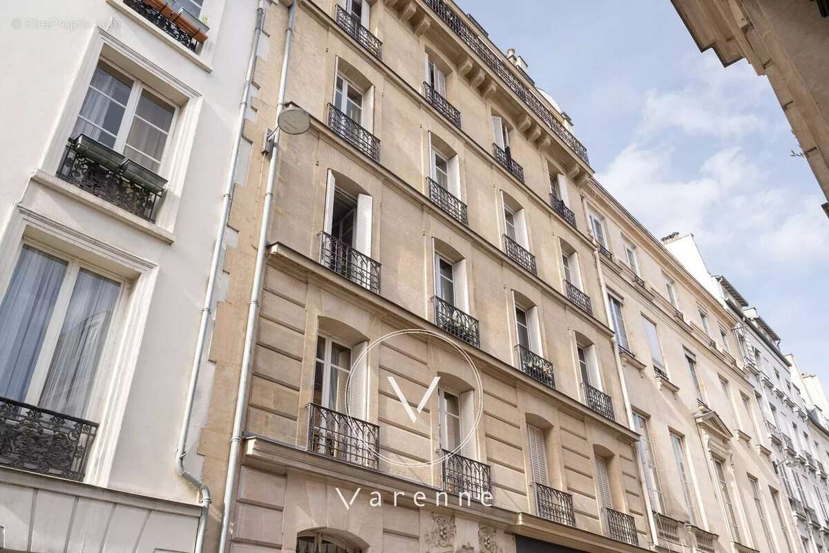 Appartement à PARIS-7E