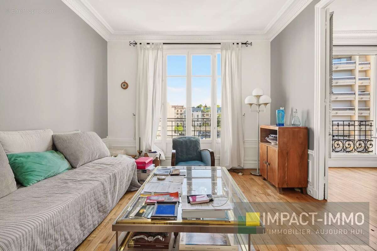 Appartement à COURBEVOIE