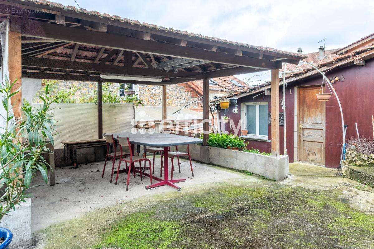 Maison 100 m² à Villeneuve-Saint-Georges  - photo 12