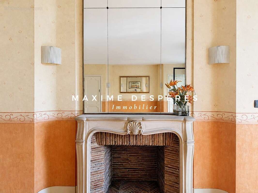 Appartement à NEUILLY-SUR-SEINE