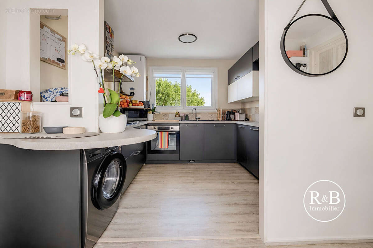Appartement à LES CLAYES-SOUS-BOIS