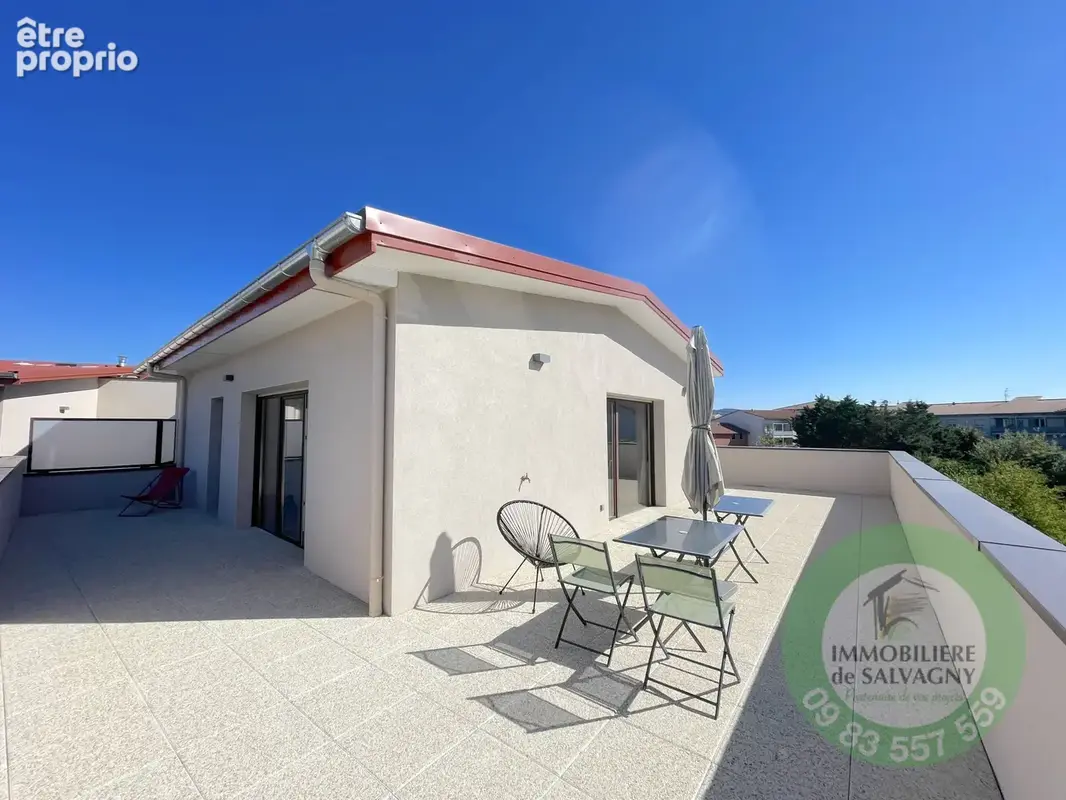 A vendre Superbe T4 avec terrasse de 97 m2, centre La Tour de Salvagny - photo 2