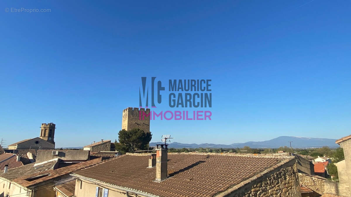 Maison à ENTRAIGUES-SUR-LA-SORGUE