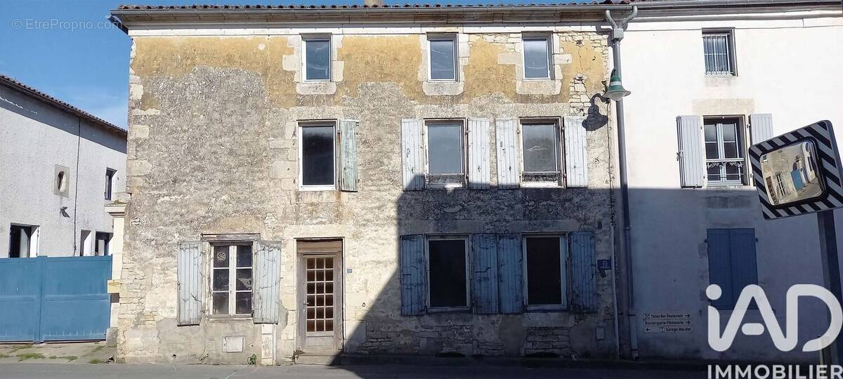 Photo 1 - Maison à MAUZE-SUR-LE-MIGNON
