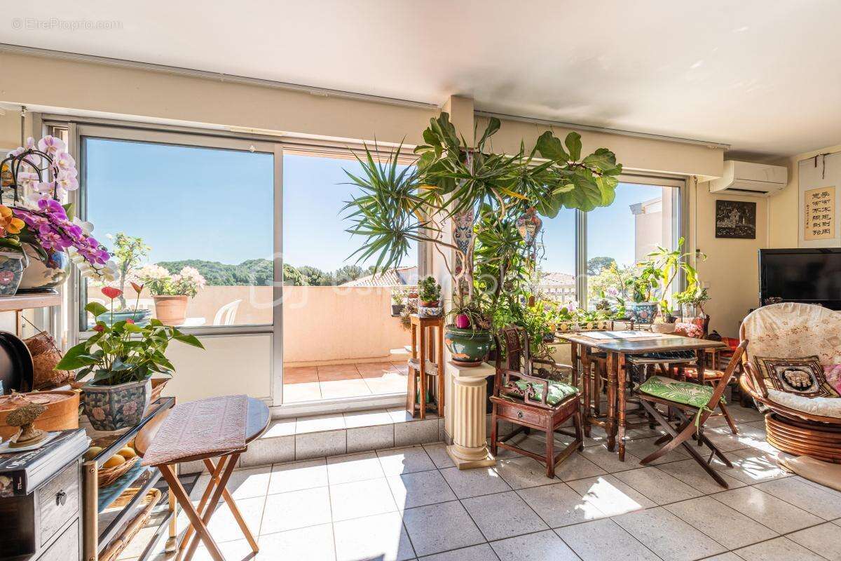 Appartement à HYERES