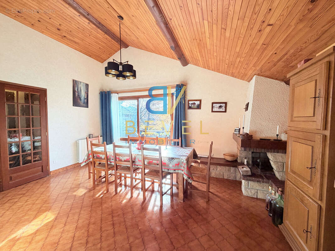 Maison à LE CHATEL
