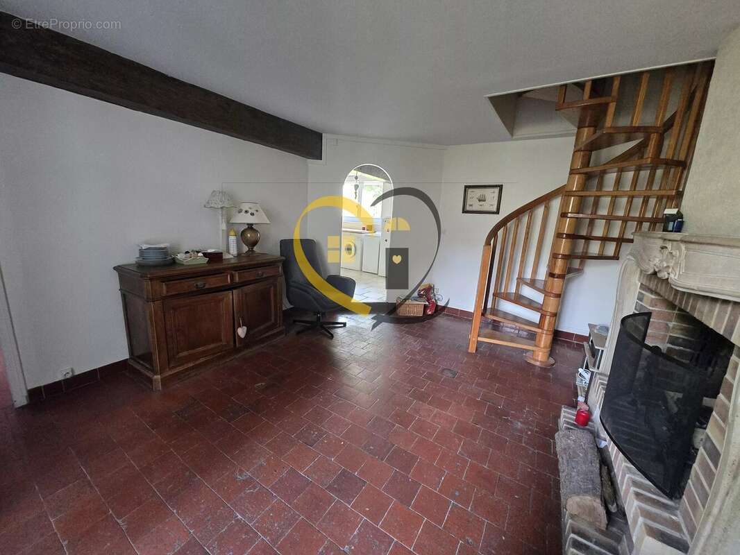 A VENDRE Maison de village à Etrechy - photo 4