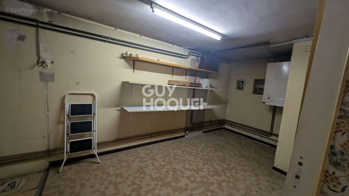 Maison familiale sur sous-sol complet - quartier recherché à deux pas des commodités - photo 10