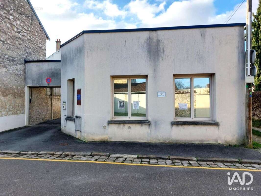 Photo 3 - Commerce à AVON