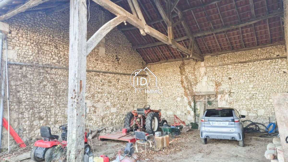 Maison, dépendances, terrain à la campagne - photo 12