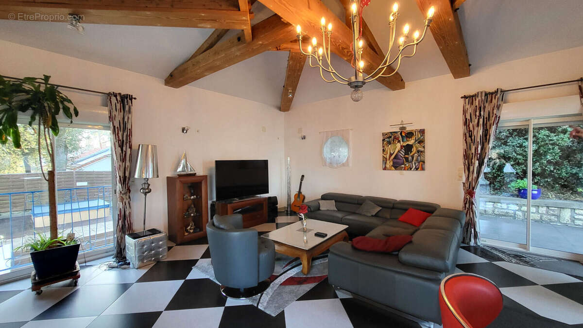 PARC DE VALLIÈRES - Maison de 140 m² avec terrasse, spa & garage - photo 4
