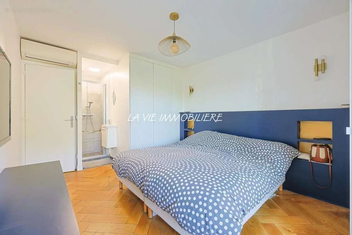 Appartement à CHARENTON-LE-PONT