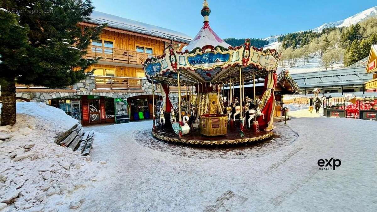 Commerce à LES ALLUES