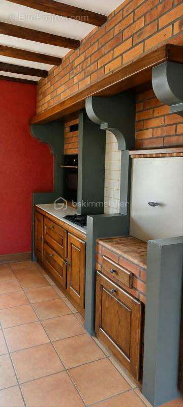Maison en pierre de 150 m2 avec dépendances - photo 4