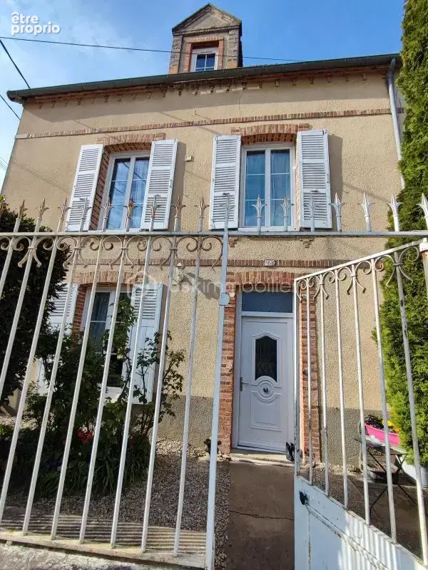 Maison à PONT-SUR-YONNE