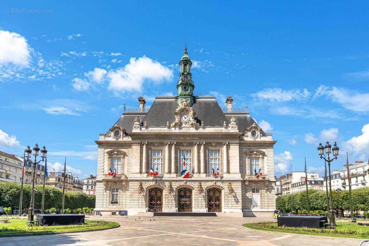 Appartement à LEVALLOIS-PERRET