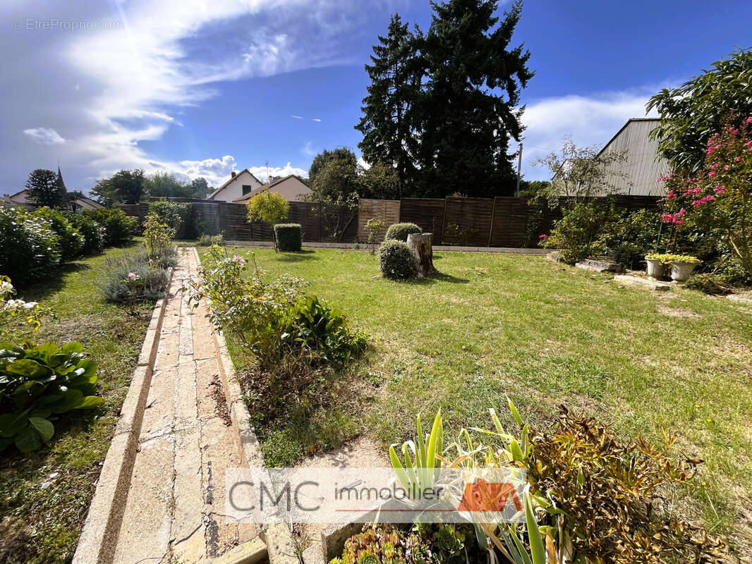 Fontaine la guyon - photo 7