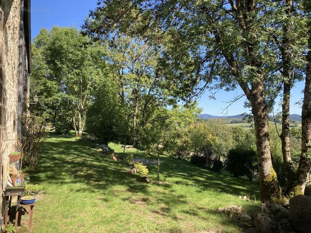 Charmante fermette avec vue imprenable à vendre près de Villapourçon - photo 24