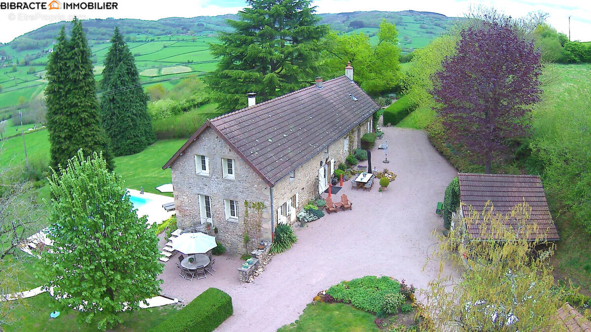 Maison à SAINT-SYMPHORIEN-DE-MARMAGNE