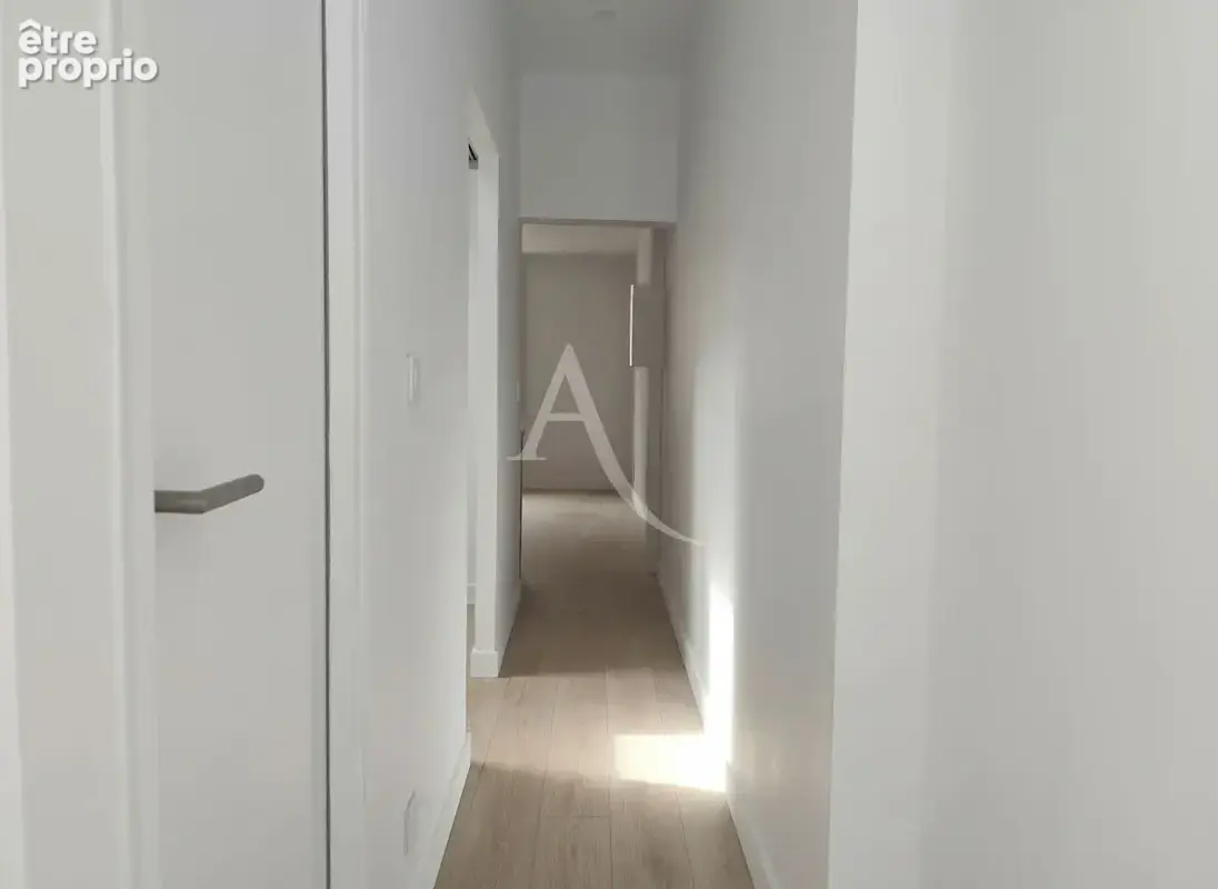Appartement entièrement rénové 3 pièce(s) à 200 m de la pendule du remblai des Sables d'Olonne - photo 7
