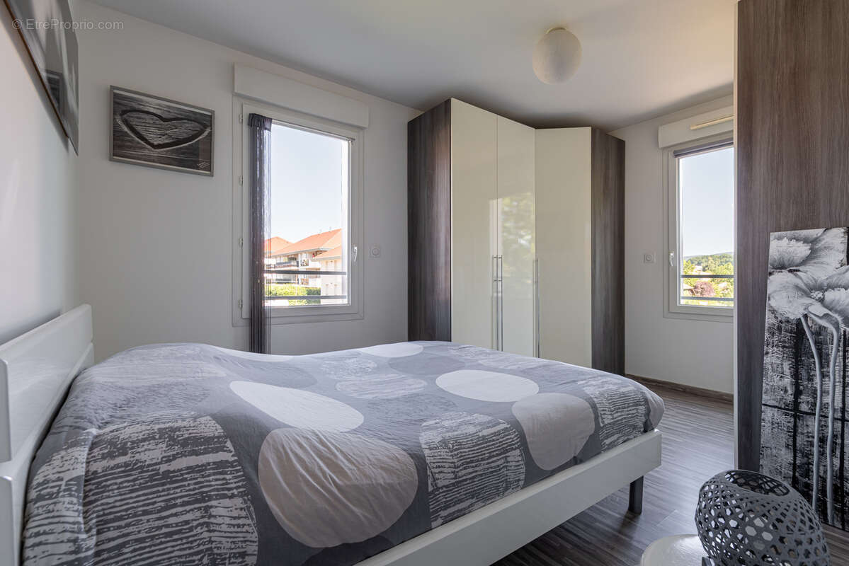 Appartement à POISY