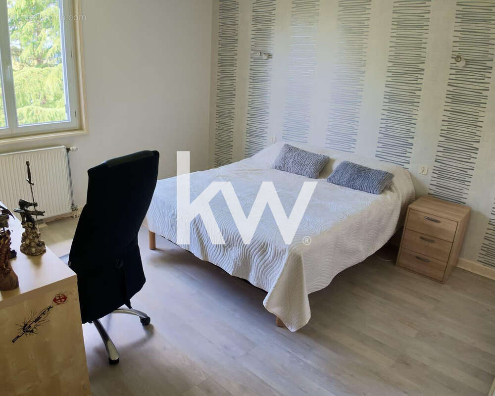 Maison 220 m² à Saint-Chamond  - photo 7