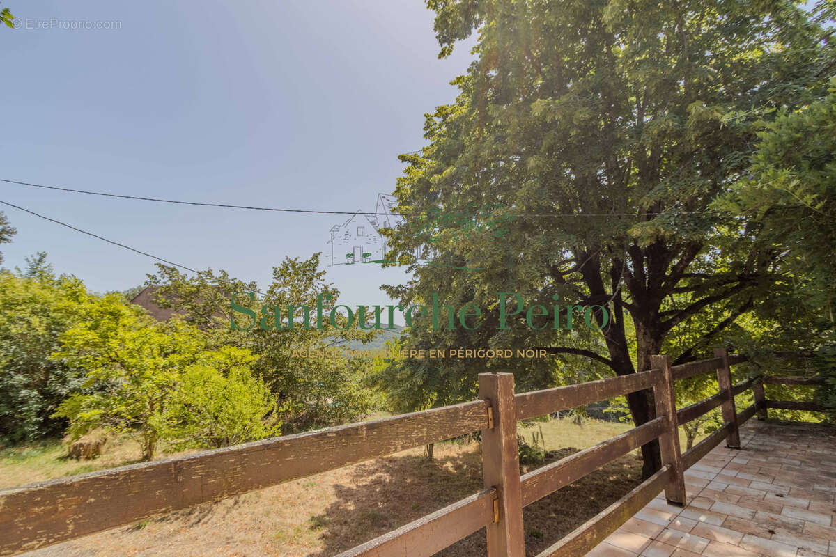A 10 km au sud-ouest de Sarlat, vallée de la Dordogne - photo 4