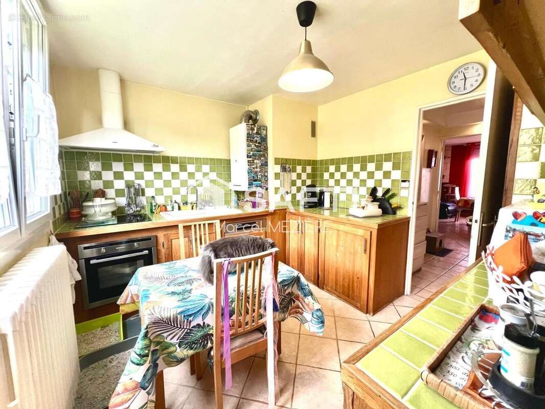 Appartement 89 m² à Paron  - photo 6