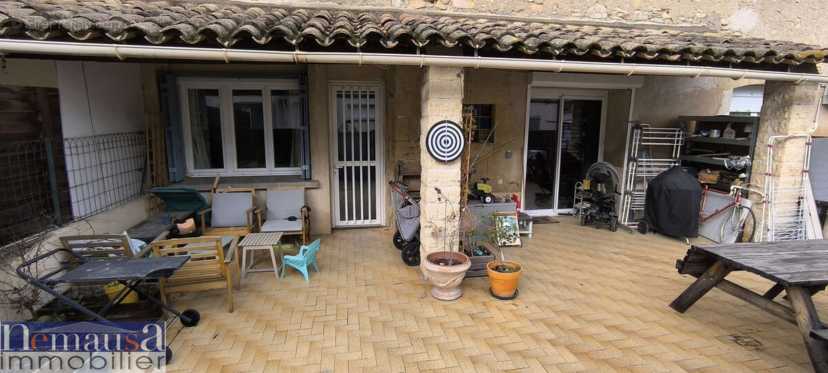 Maison à UCHAUD