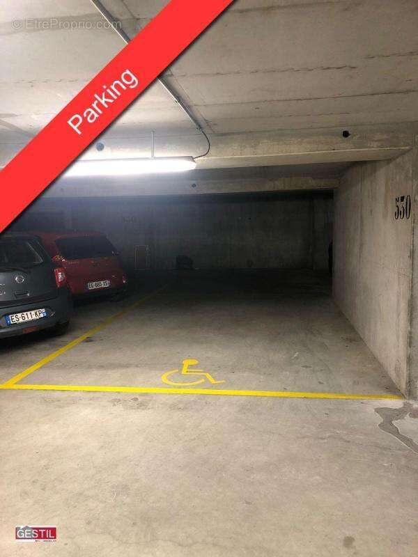 Parking à CERGY