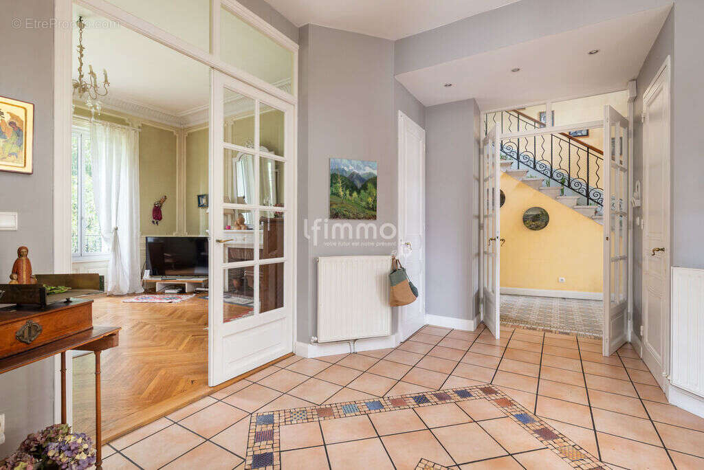 435 m² pour Coworquie  étudiante ou intergénérationnelle - photo 25