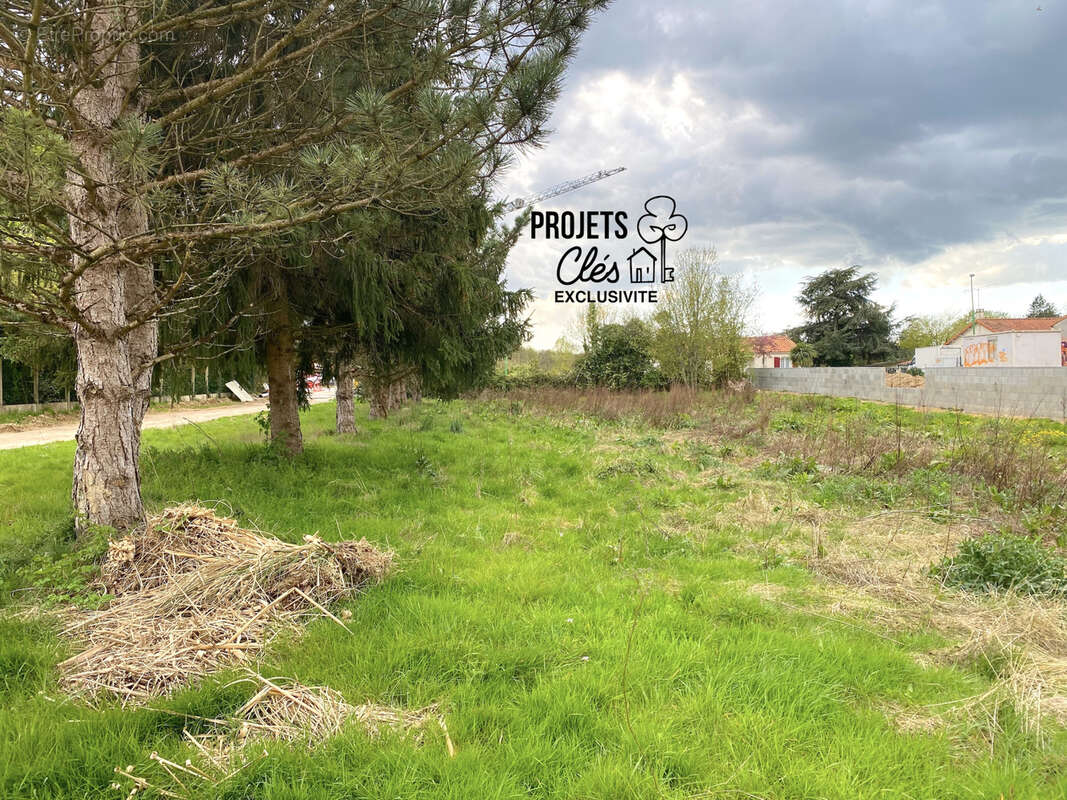 Terrain constructible de 650m2 centre-ville - photo 2