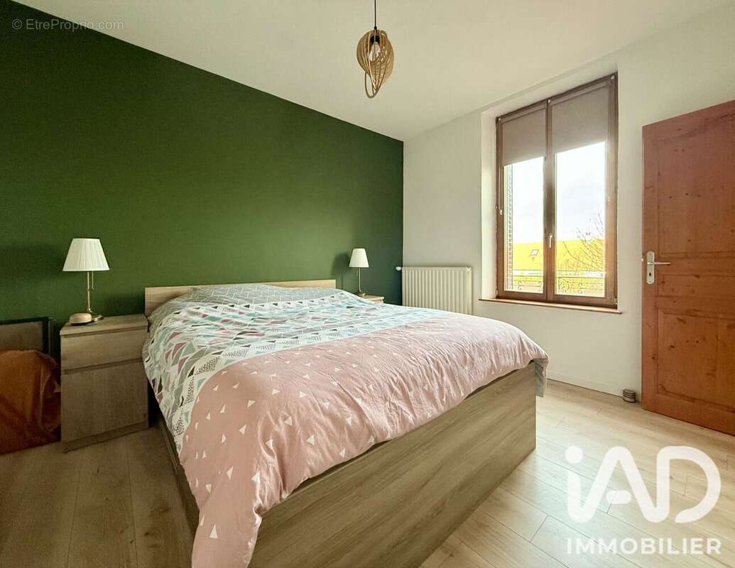 Appartement 101 m² à Golbey  - photo 8