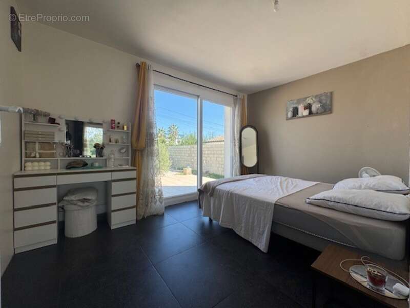 Maison à SAINT-HILAIRE-DE-BRETHMAS