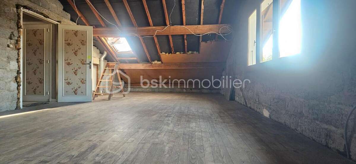 Maison à COUBLEVIE