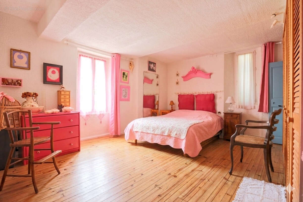 Maison à SOLLIES-TOUCAS