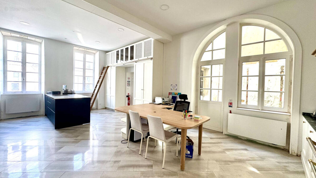 Commerce à LA ROCHELLE