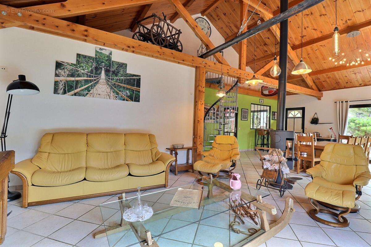 Maison à SAINT-JEOIRE-PRIEURE