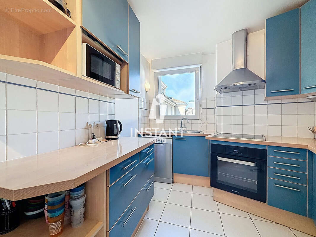 Appartement à CHARENTON-LE-PONT