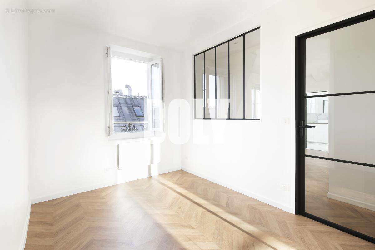 Appartement à PARIS-10E