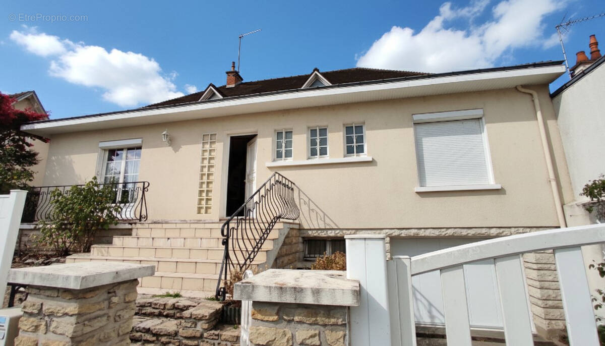 Maison à CHATELLERAULT