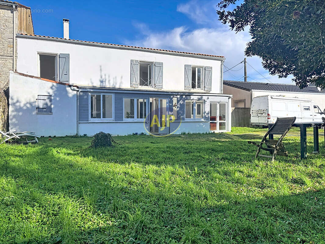 Maison à TONNAY-CHARENTE