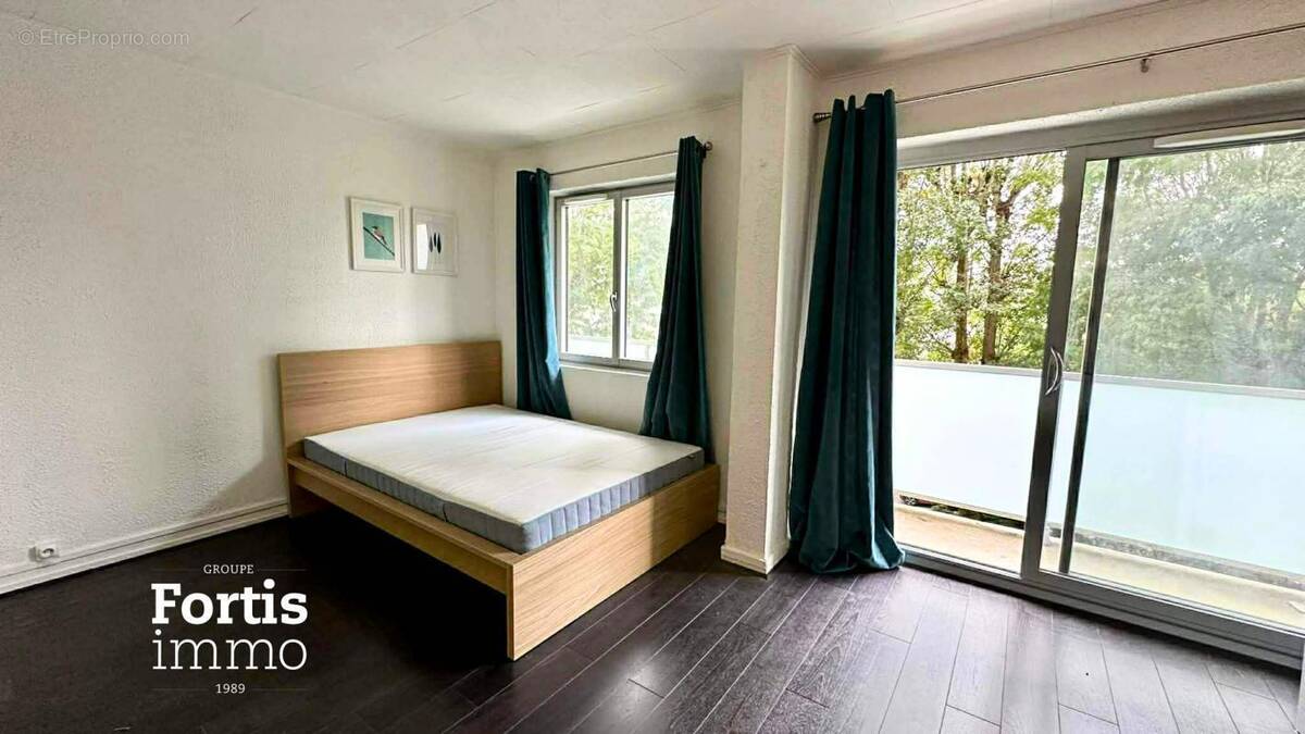 Appartement à FRESNES