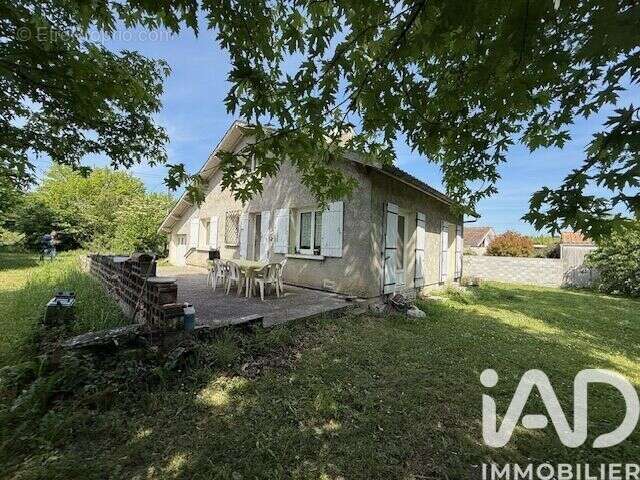 Photo 2 - Maison à MONTUSSAN