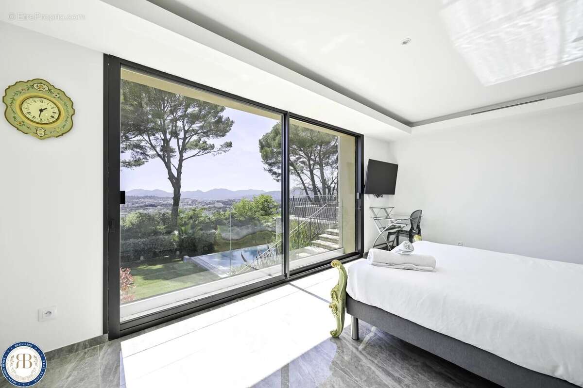 Maison à MOUGINS