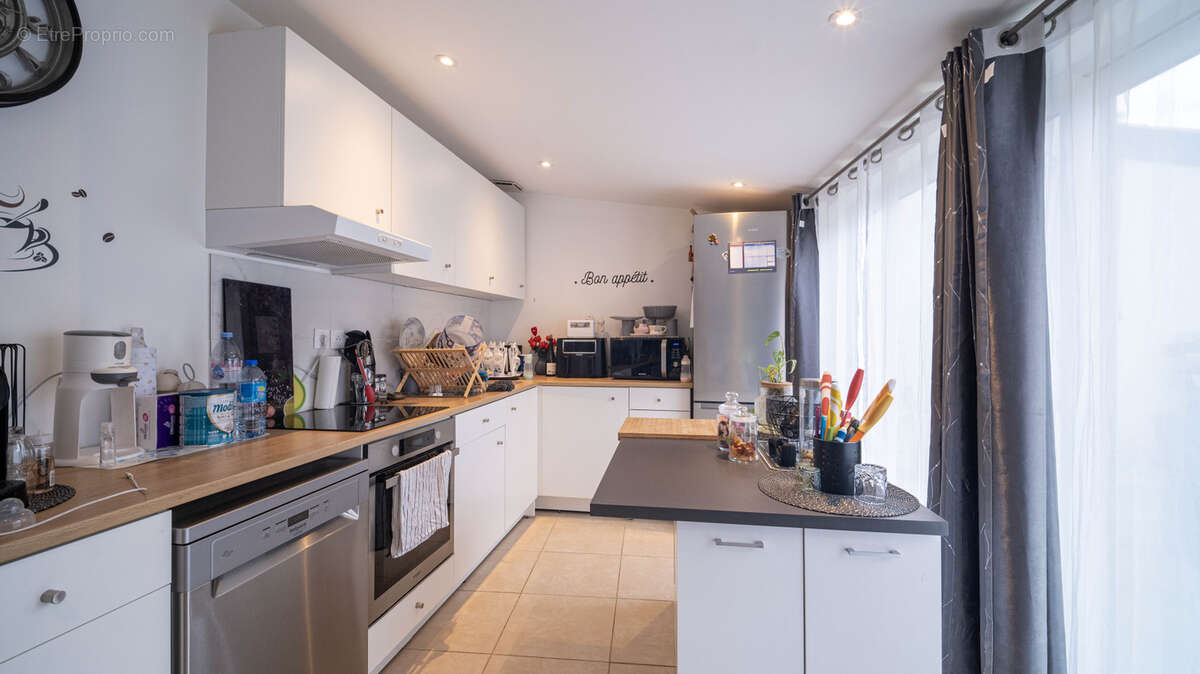 Maison à MONTELIMAR