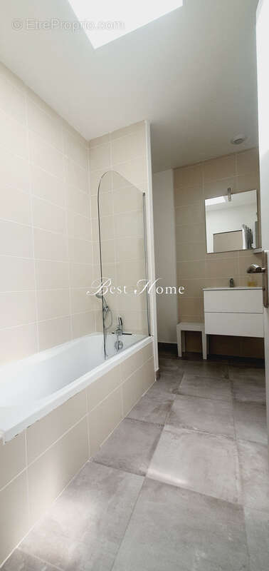 A vendre Appartement de standing de type 5  proche Jardins de la Fontaine quartier Bas de Montaury avec parkin - photo 13