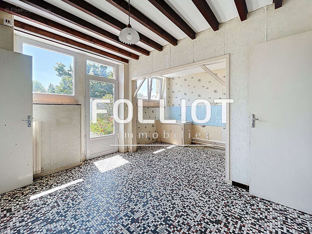 Maison à SAINT-DENIS-LE-GAST